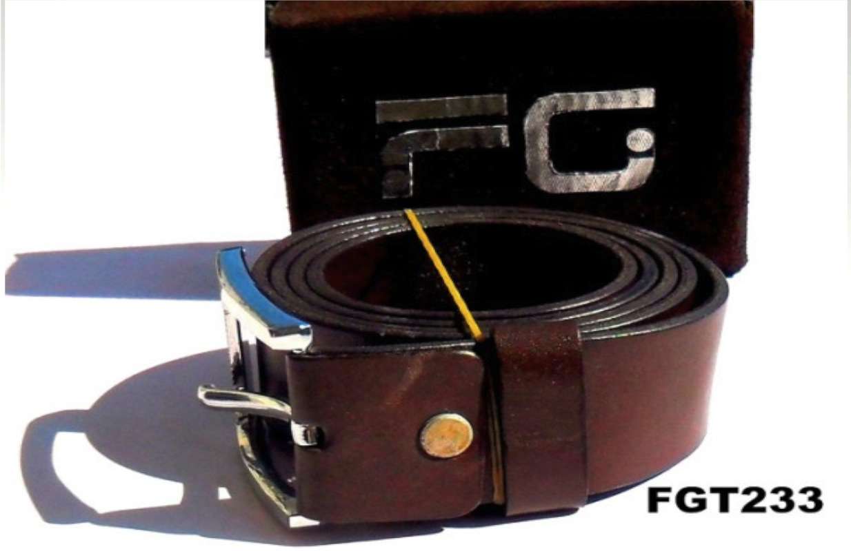Men’s leather belt suitable for casual and smart outfits