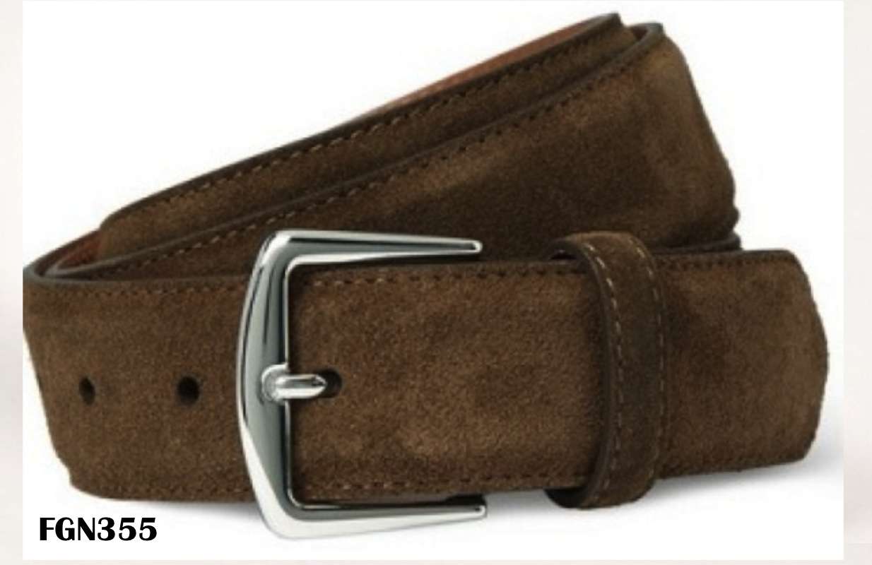 Men’s leather belt with smooth finish and strong buckle