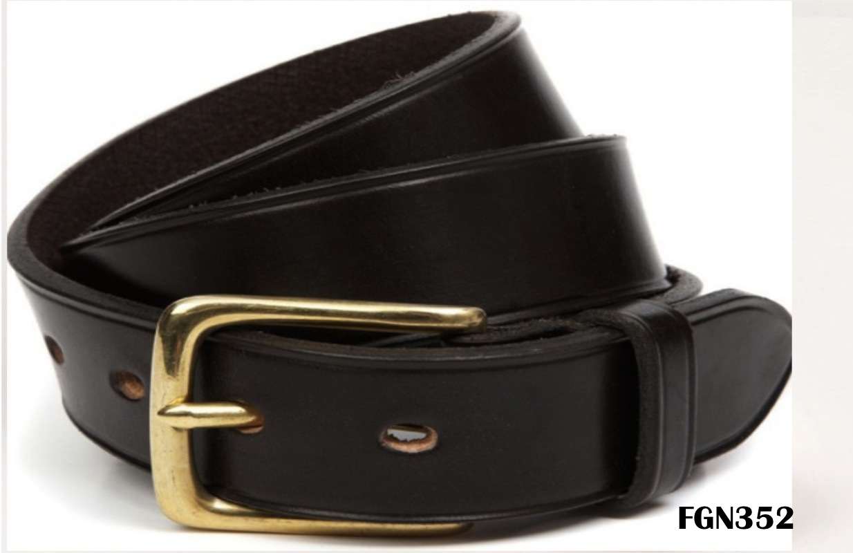 Classic men’s leather belt suitable for jeans and trousers